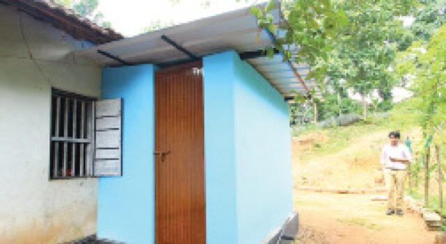 ട്വന്റി20യുടെ ശുചിത്വ വിപ്ലവം, 813 വീടുകളില് പുതിയ ടോയ്ലറ്റുകള്