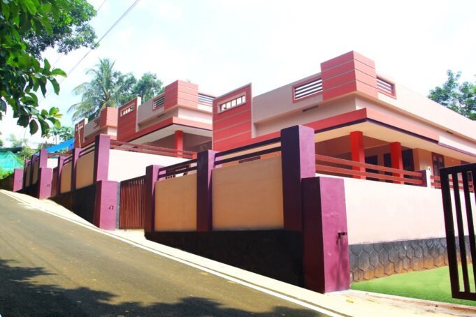 മാക്കിനിക്കര ഗോഡ്സ് വില്ല