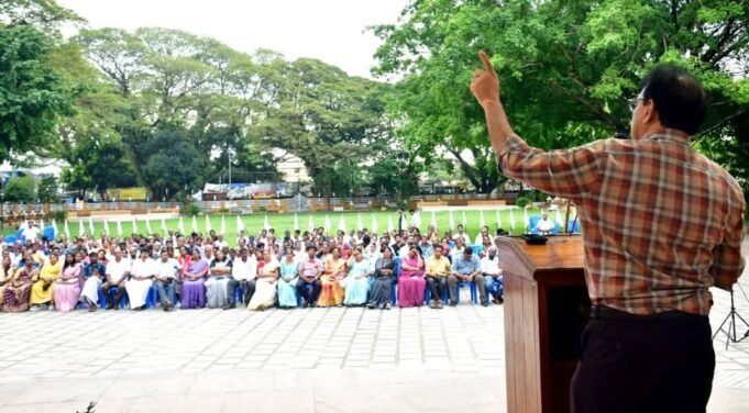 കൊച്ചി കോര്പറേഷന് സ്ഥാനാര്ഥി സംഗമം പാര്ട്ടി അധ്യക്ഷന് സാബു എം ജേക്കബ് ഉത്ഘാടനം ചെയ്തു