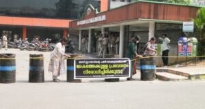 കിഴക്കമ്പലം ബസ്റ്റാന്റ് നവീകരണം പുനരാരംഭിച്ചു. സിപിഎം ഗുണ്ടായിസം ട്വന്റി20 യുടെ നിയമ യുദ്ധത്തിന് മുന്നില് മുട്ട് മടക്കി.