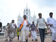 മഴുവന്നൂരിൽ പര്യടനം നടത്തി ബാബു ദിവാകരൻ