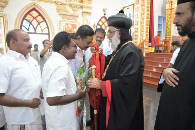 ശ്രേഷ്ഠ ബസോലിയോസ് ജോസഫ് കാത്തോലിക്കാ ബാവയുടെ അനുഗ്രഹം തേടി ട്വന്റി 20-എൻഡിഎ സ്ഥാനാർഥികൾ