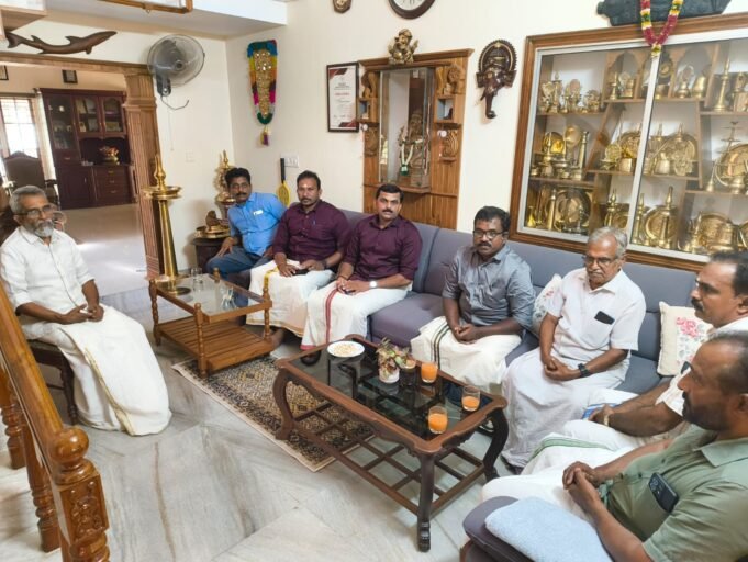 സാമുദായിക നേതാക്കളെ വീട്ടിലെത്തി സന്ദര്ശിച്ച് ബാബു ദിവാകരന്