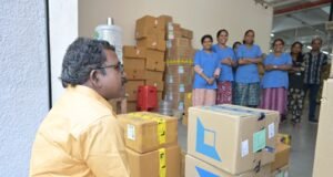 തൊഴിലാളികളോട് വോട്ടഭ്യര്ത്ഥിച്ച് ബാബു ദിവാകരന്