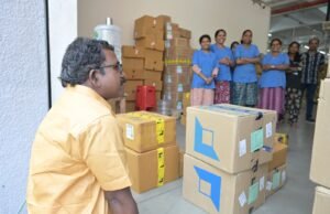 തൊഴിലാളികളോട് വോട്ടഭ്യര്ത്ഥിച്ച് ബാബു ദിവാകരന്