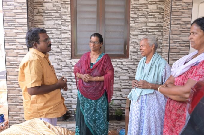 ഭജനമഠം കോളനി സന്ദര്ശിച്ച് ബാബു ദിവാകരന്