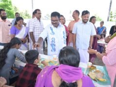 പഴങ്ങനാട് സെന്റ് അഗസ്റ്റിൻസ് പള്ളിയിൽ ഊട്ടു തിരുനാളിൽ പങ്കെടുത്ത് ബാബു ദിവാകരൻ