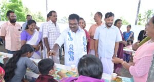 പഴങ്ങനാട് സെന്റ് അഗസ്റ്റിൻസ് പള്ളിയിൽ ഊട്ടു തിരുനാളിൽ പങ്കെടുത്ത് ബാബു ദിവാകരൻ