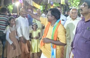 കൂഴൂർ ഭഗവതി ക്ഷേത്രത്തിൽ ദർശനം നടത്തി ബാബു ദിവാകരൻ