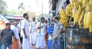 പുത്തൻകുരിശിൽ വ്യാപാര സ്ഥാപനങ്ങൾ സന്ദർശിച്ച് വോട്ട് അഭ്യർത്ഥിച്ച് ബാബു ദിവാകരൻ