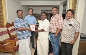 കെ കെ കര്ണ്ണനെ വീട്ടിലെത്തി സന്ദര്ശിച്ച് ബാബു ദിവാകരന്