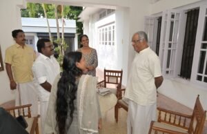 കോലഞ്ചേരി മെഡിക്കൽ മിഷൻ മുൻ സെക്രട്ടറി ജോയ് പി ജേക്കബിനെ വീട്ടിലെത്തി സന്ദർശിച്ച് ബാബു ദിവാകരൻ