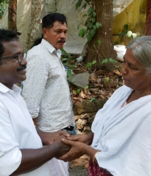പാലയ്ക്കാമറ്റം പ്രദേശത്തെ വീടുകള് സന്ദര്ശിച്ച് ബാബു ദിവാകരന്
