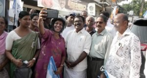 ഐക്കരനാട് പഞ്ചായത്തിലൂടെ ബാബു ദിവാകരന്റെ തിരഞ്ഞെടുപ്പ് പര്യടനം