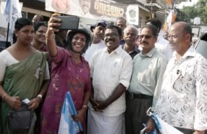 ഐക്കരനാട് പഞ്ചായത്തിലൂടെ ബാബു ദിവാകരന്റെ തിരഞ്ഞെടുപ്പ് പര്യടനം