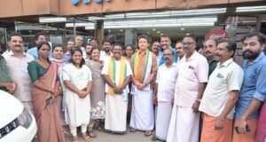 വളയൻചിറങ്ങരയിൽ ഒരുമിച്ച് വോട്ടഭ്യർത്തിച്ച് ബാബു ദിവാകരനും ജിബി പത്തിയ്ക്കലും