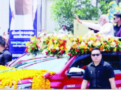 കൊച്ചിയില് ആവേശം വിതറി പ്രധാനമന്ത്രിയുടെ റോഡ് ഷോ