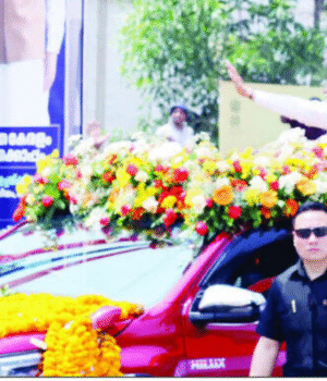 കൊച്ചിയില് ആവേശം വിതറി പ്രധാനമന്ത്രിയുടെ റോഡ് ഷോ