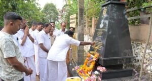 CRPF കോൺസ്റ്റബിൾ കെ രാജേഷിന്റെ സ്മാരകത്തിൽ പുഷ്പാർച്ചന നടത്തി ട്വന്റി 20-എൻഡിഎ സ്ഥാനാർഥി ബാബു ദിവാകരൻ