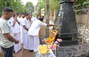 CRPF കോൺസ്റ്റബിൾ കെ രാജേഷിന്റെ സ്മാരകത്തിൽ പുഷ്പാർച്ചന നടത്തി ട്വന്റി 20-എൻഡിഎ സ്ഥാനാർഥി ബാബു ദിവാകരൻ