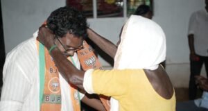 ബാബുദിവാകരനെ ആദരിച്ച് ശ്രീമുരുക റെസിഡൻഷ്യൽ അസോസിയേഷൻ