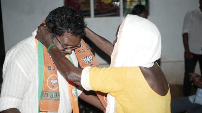 ബാബുദിവാകരനെ ആദരിച്ച് ശ്രീമുരുക റെസിഡൻഷ്യൽ അസോസിയേഷൻ