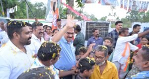 ആയിരങ്ങളെ സാക്ഷിയാക്കി ബാബു ദിവാകരന്റെ തിരഞ്ഞെടുപ്പ് പര്യടനം