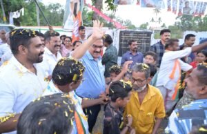 ആയിരങ്ങളെ സാക്ഷിയാക്കി ബാബു ദിവാകരന്റെ തിരഞ്ഞെടുപ്പ് പര്യടനം